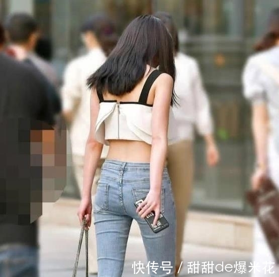  搭配■街拍气质高雅的美女，一件黑色的连衣裙，时尚魅力十足