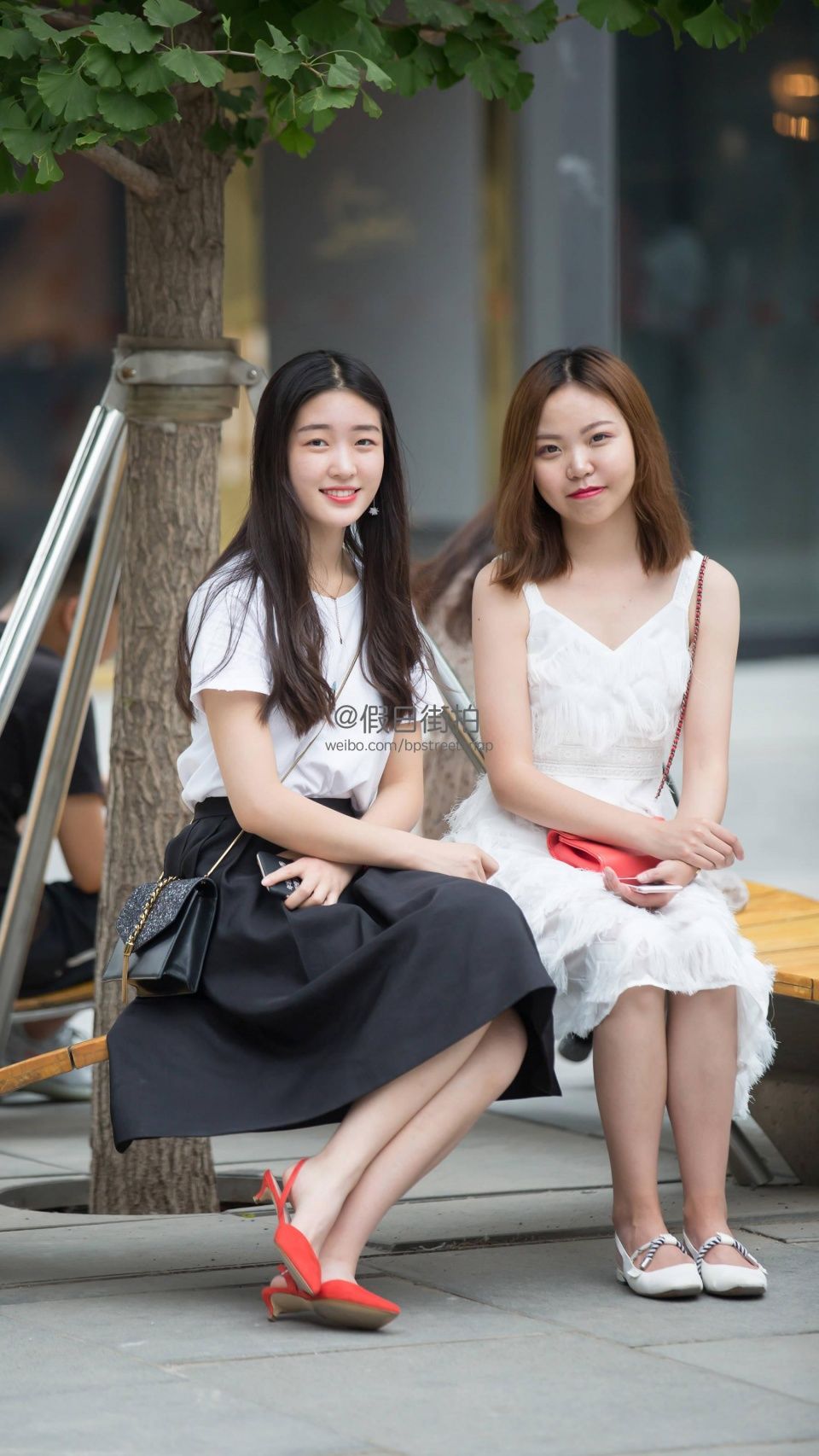 一点点街拍：街拍闺蜜，性感、妩媚、时尚、大方，形形色色