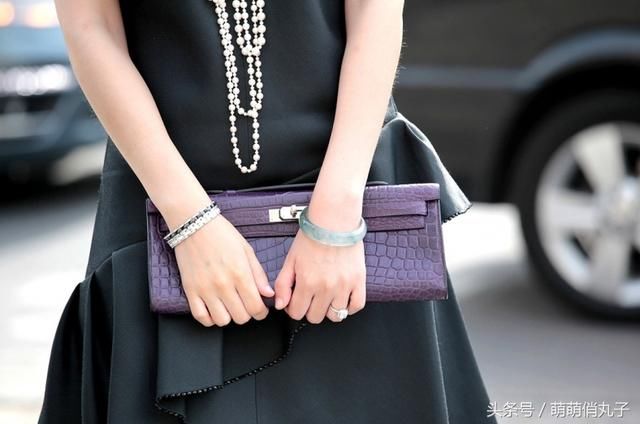 今年秋天流行的美貌配饰，时髦吸睛，一件赛过一件美，看完都想要