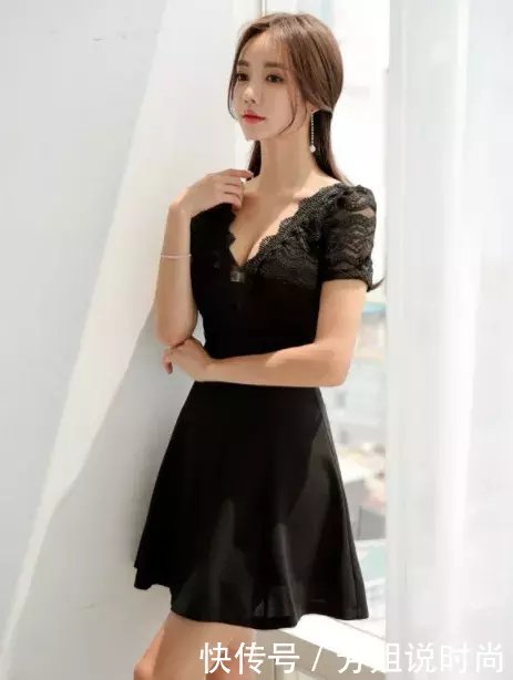 紧身包臀裙：清雅悠然的城市女神，穿出曼妙身材，很招人喜欢！