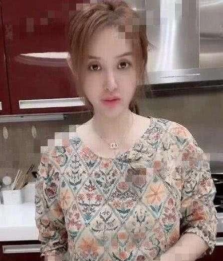 『气质』汪峰第三任妻子康作如近照:40岁气质出众,曾公开斥责汪峰不忠