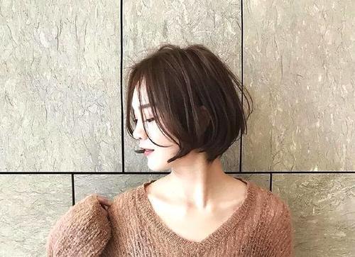 初秋短发流行剪“灯笼头”，剪了千万不要发朋友圈，因为太美了！