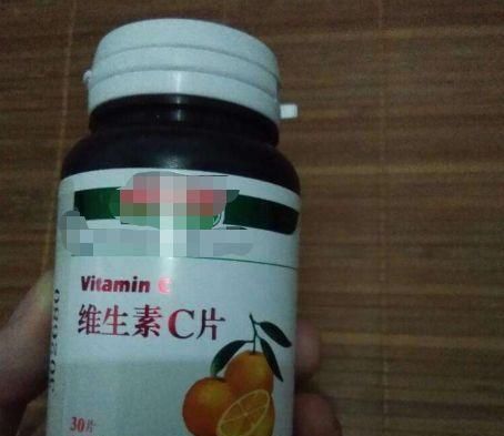 『盆爆』过期的“药片”别丢，敲碎按比例兑水，再给花浇点儿，养1盆爆1盆