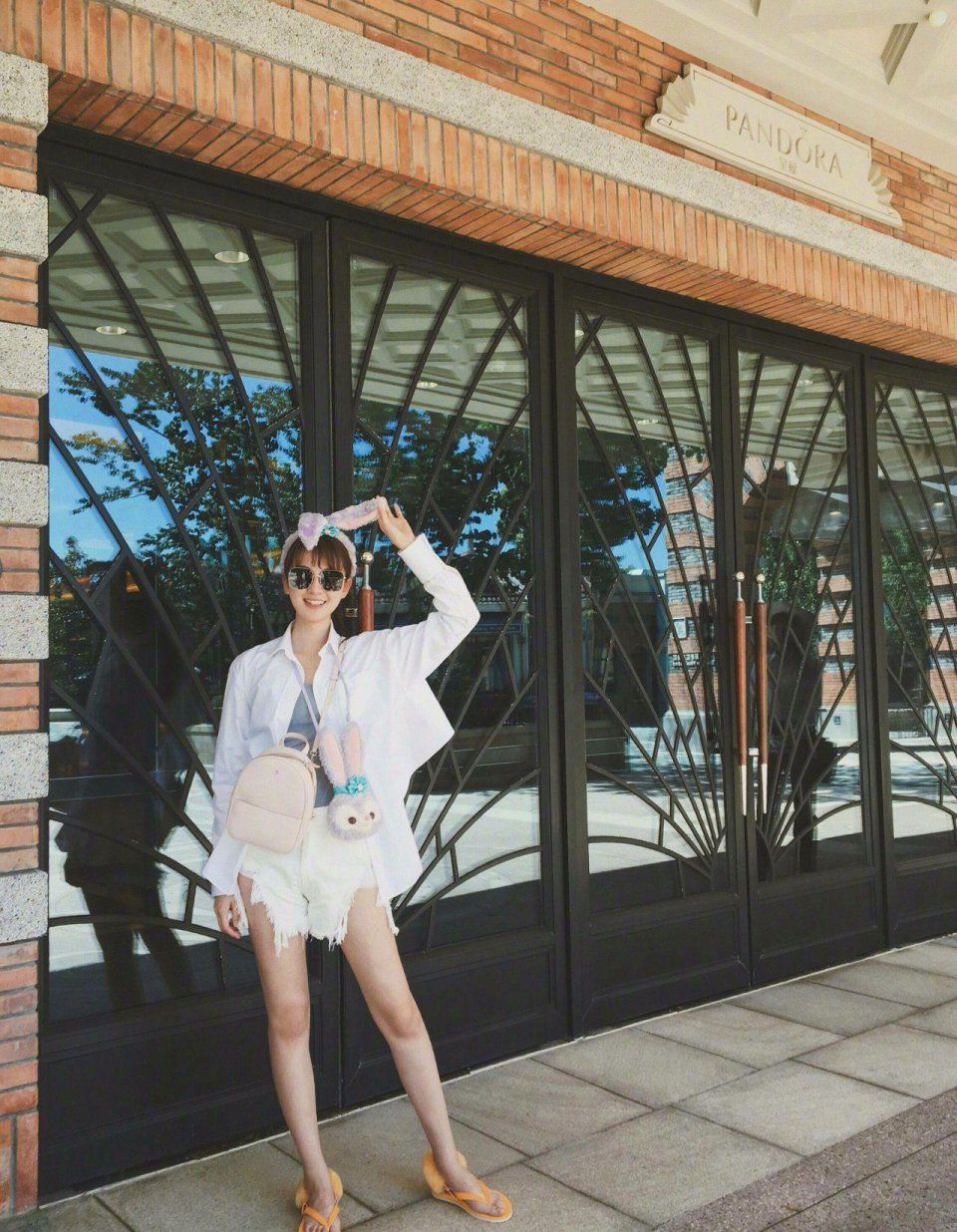 乔欣这是学奚梦瑶吗?也开始背这样的包,网友:气质你学不来的!