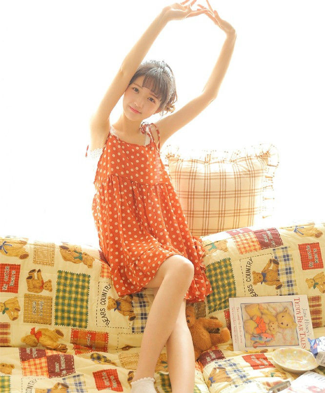 美女婀娜的水蛇腰是许多女子梦寐以求的目标 美丽是要付出努力的