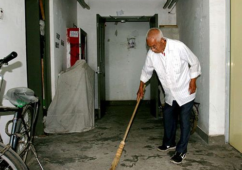农村俗语：“农村人住上楼，好日子要到头”，啥意思？你知道吗？