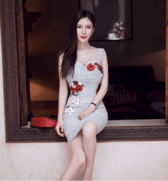 上班|街拍:新来的女秘书,这种短裙适合上班穿吧?真的是优雅又美丽大方