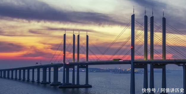  「规划」这座大桥从规划到通车用19年，耗资95亿，每年通车4000