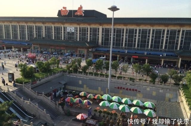 中国最“脏乱差”火车站,坑蒙拐骗全都有,游客:去一次后就无感