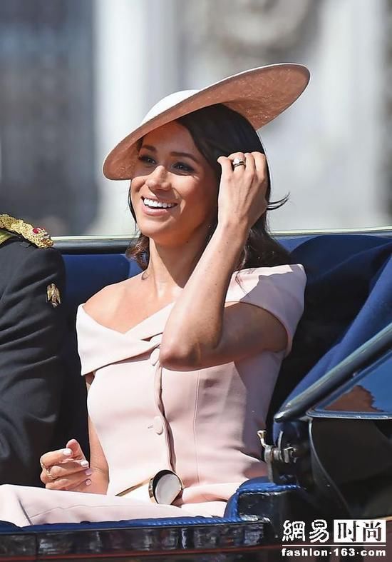 梅根花钱如流水?两月穿的衣服等于凯特一年置装费