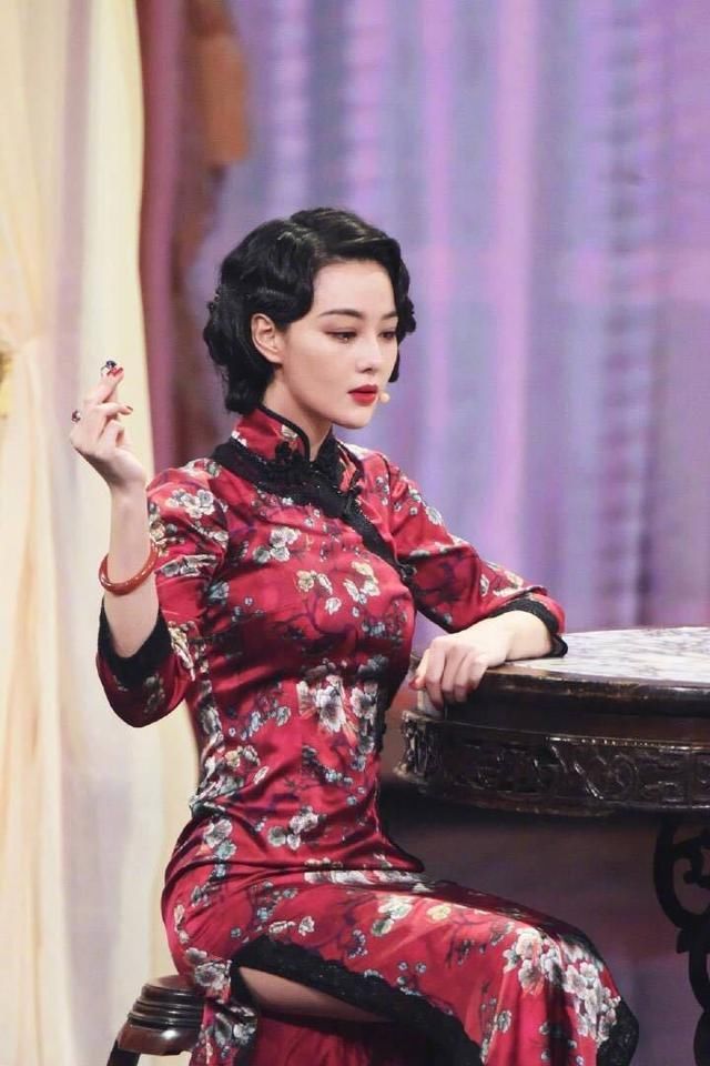 张钧宁有多瘦?旗袍装都撑不起来，还被同框的张馨予艳压!