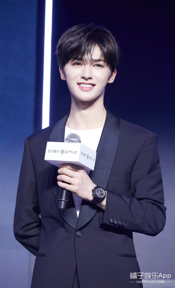 科莱丽携手首位亚太区品牌大使朱正廷，掌控肌肤未来！