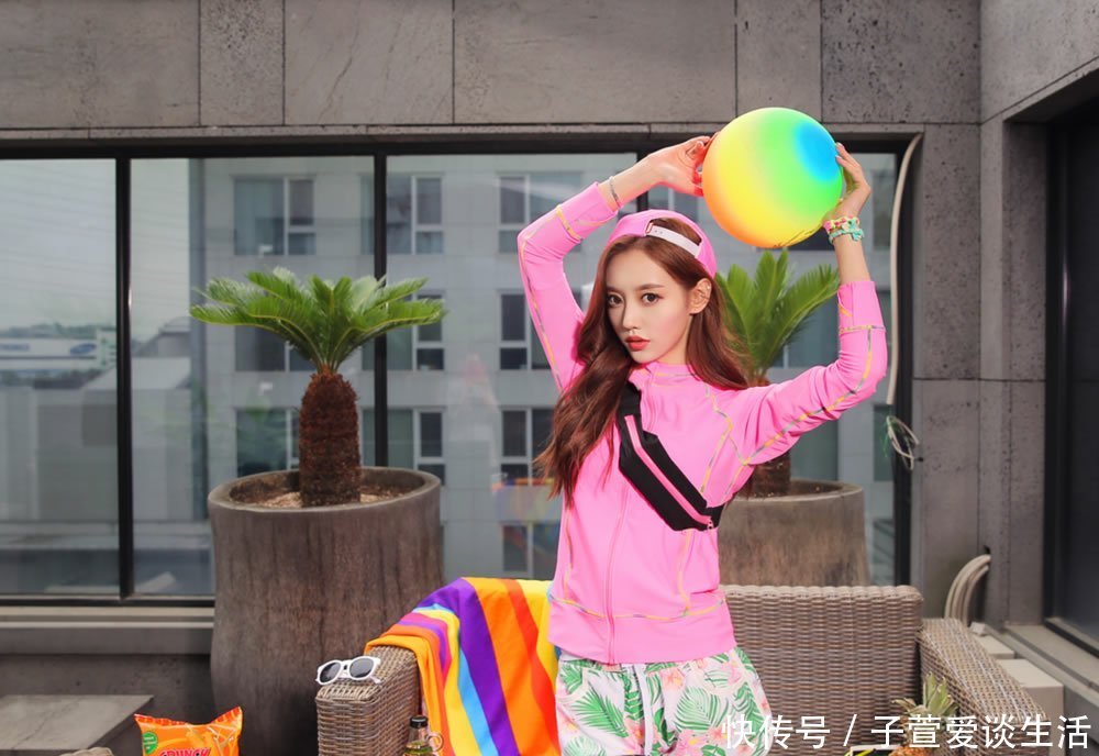 泳装|清纯比基尼泳装小姐姐,女人味十足,展现出不一样的气质!