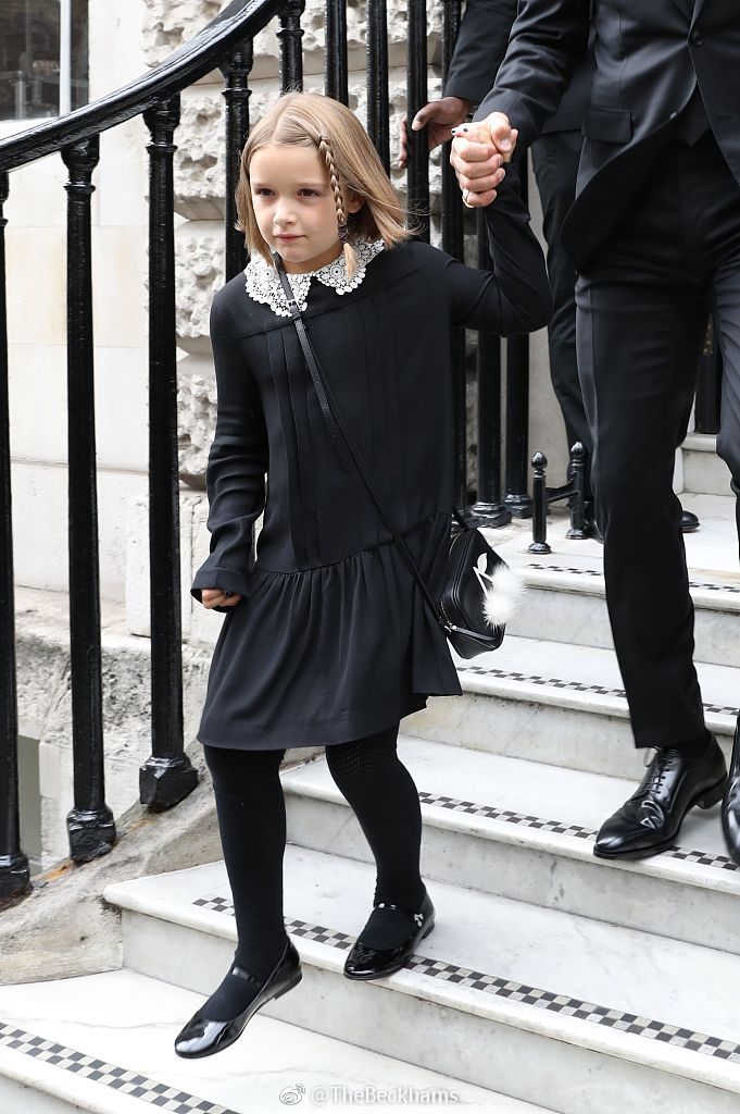 贝克汉姆带小七看时装秀 小七好像小仙女