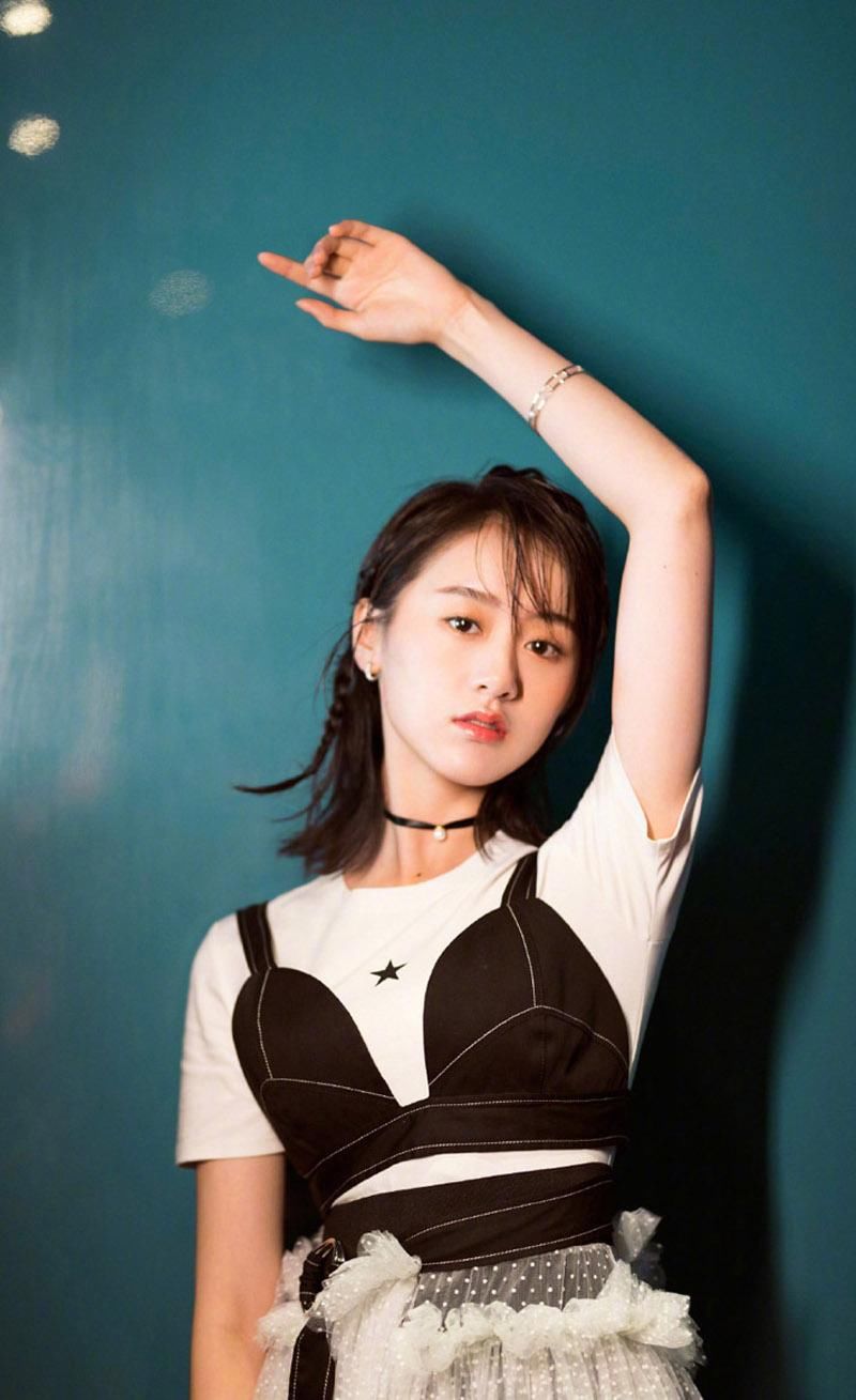 袁冰妍性感优雅活动写真图片