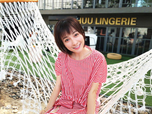 吴昕又解锁了新妆容 可甜可盐的美妆博主再上线