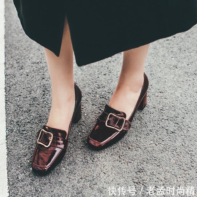 『复古』高跟鞋还是粗跟的好,复古时尚又舒适