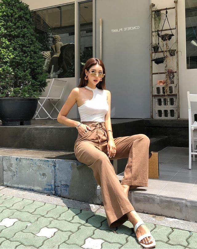 人像摄影:准确掌握好曝光,更好的展现出美女的性感迷人