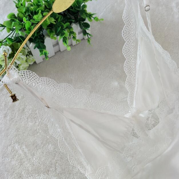 现在的女人在家都不穿睡衣，学下图这样穿，网友:真的长见识了