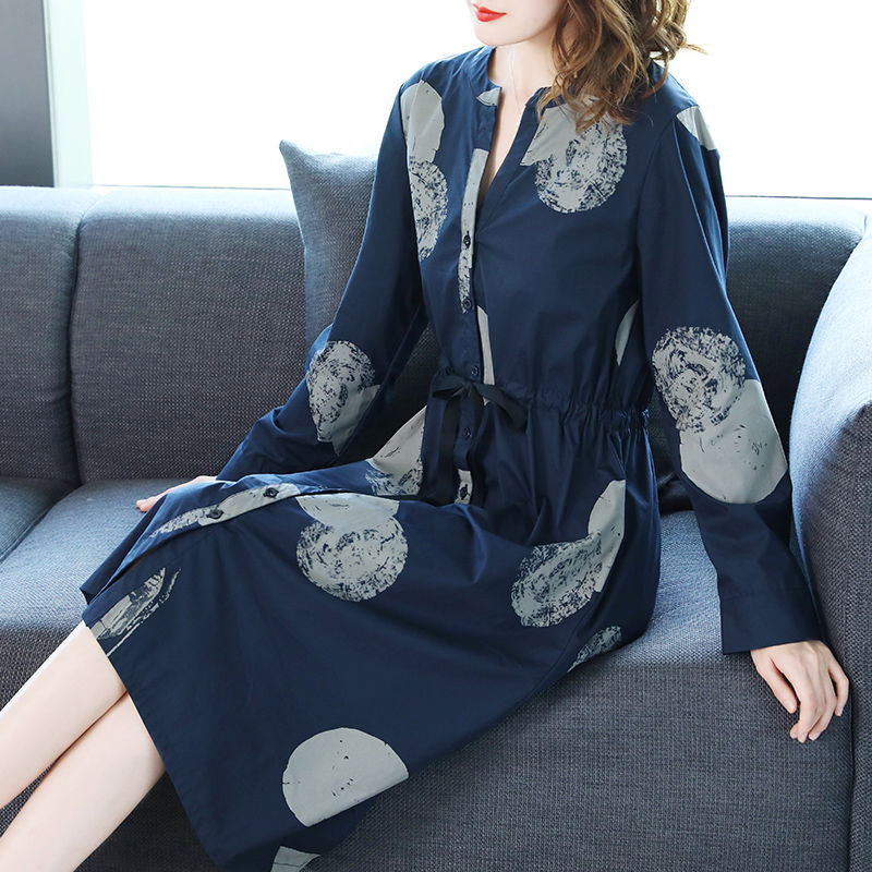 新发现，这“薄”秋裙比旗袍还优雅，衬肤白美嫩，高雅，好开心