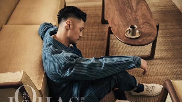 「人手」老爹鞋怎么搭配,明星人手一双的老爹鞋你会穿吗?