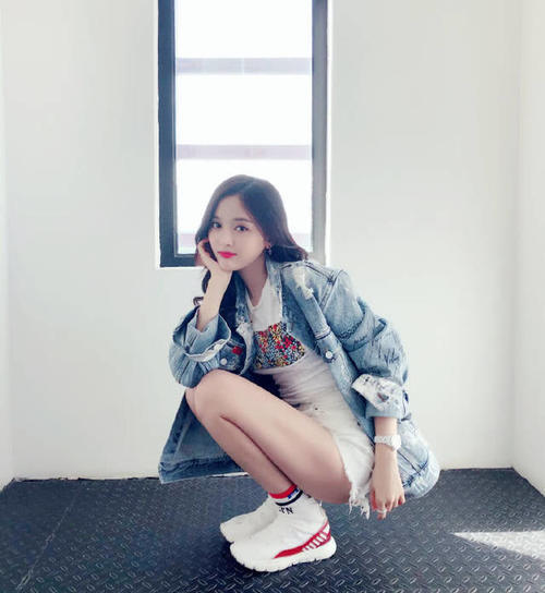 火箭少女吴宣仪,All Black尽显甜美气质,没想到私服竟这么好看