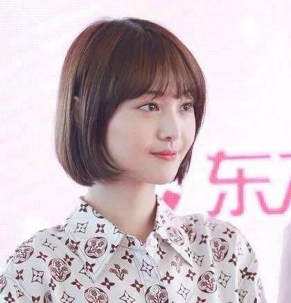 短发更好看的女星，赵丽颖清纯，唐嫣霸气，都输给了温柔的她