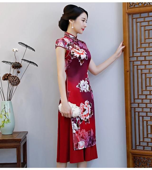 女子还是穿旗袍才美，不媚不俗，超有韵味儿！