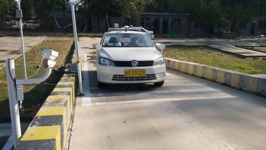 科目二通过速度太快,考官直接给0分,拿着驾照