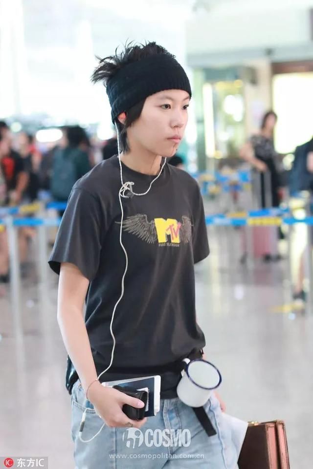 乐活家|为了造型夯，我学窦靖童把水杯挂腰上呦!