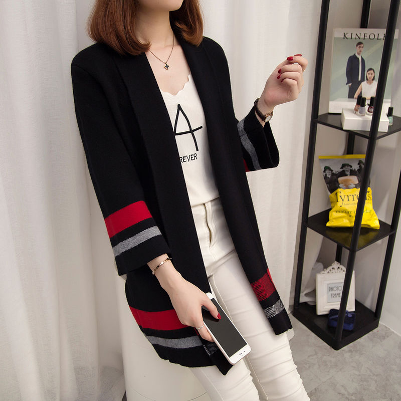 现在流行的是针织小外套,时髦洋气又挡风,迷人又好看