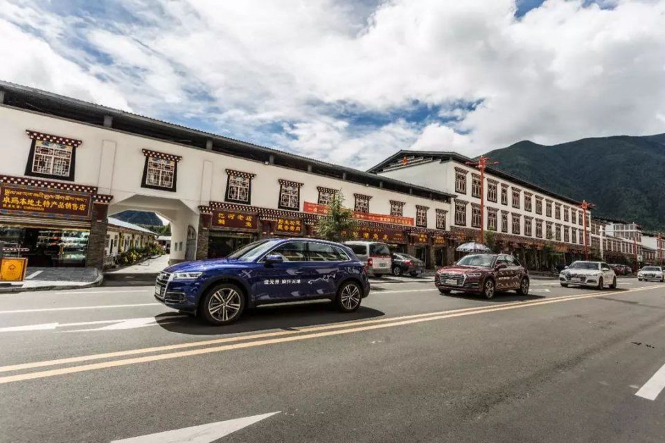 2018年初秋，“琉璃蓝色”必火!