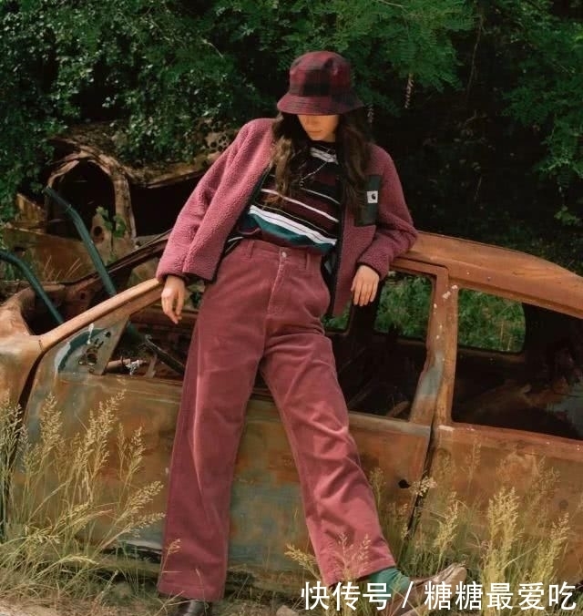 【服饰】一条“普通”的灯芯绒裤,成功吸了跨年女孩子的目光