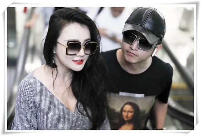 冉莹颖厉害了!事业线怎么遮都遮不住,网友:邹市明真是好福气!