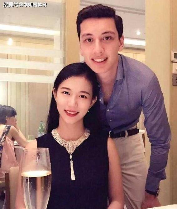  #出身#名门出身的太极美女在英国隔离，老公是英国人，她中国赚钱国外花