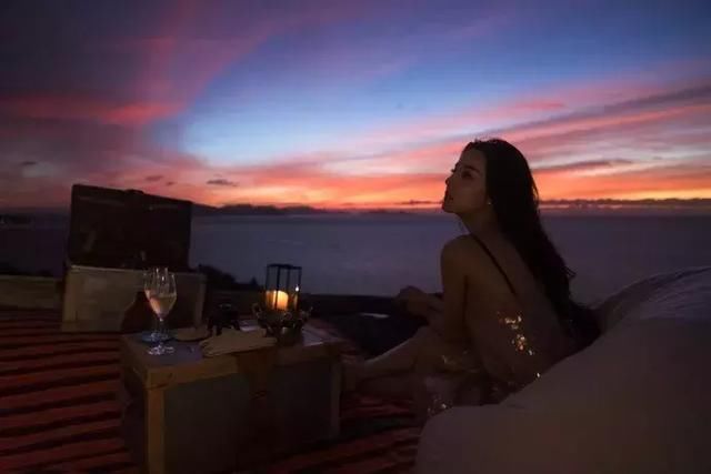 迪丽热巴26岁生日跑去了这里！世界前三名海滩的免签小国要火了！