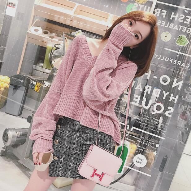 入秋早晚温差大，建议多穿“小香风套装”，有温度更有风度