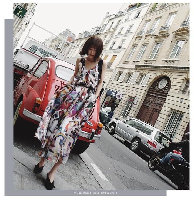 时装搭配ifashion｜吊带处有类似花环扣裙子有质感微微A字型