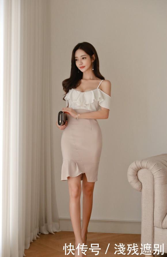 「美女」魅力十足的紧身裙美女,轻松显出小蛮腰!