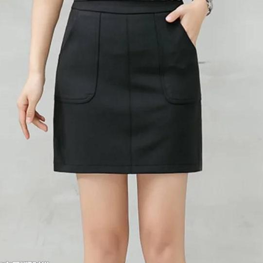 高跟黑丝配短裙，这才是这个夏天最性感的穿搭