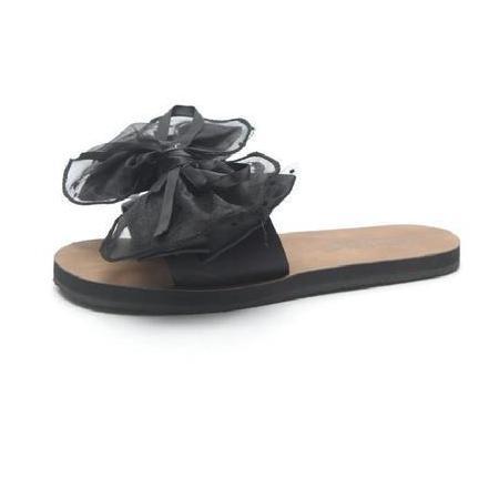 “女王”不一定必穿“恨天高”,还是要穿这些的,有范