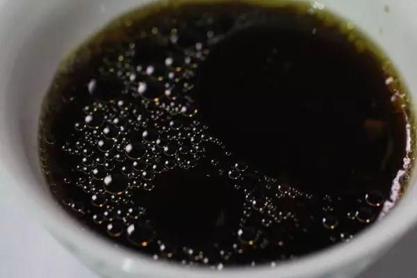 每天用它的液体洗脸，祛斑强过激光，两周斑点消失，皮肤嫩白晶莹