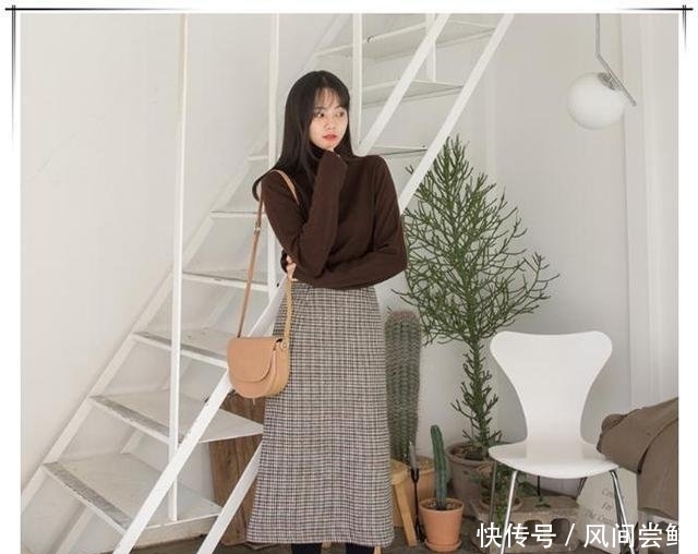  『秘密』今年冬天一种“高级减龄”的穿搭方案，隐藏在大衣里面的秘密
