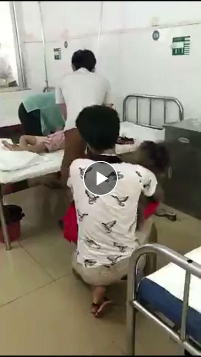 广西多地网传8岁女孩因玩手机充电死亡，但是事件发生的地点都不