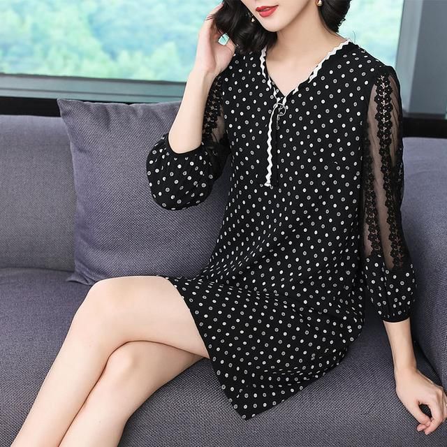 快中秋了，打扮漂亮点回家，瞧瞧这种新款秋裙，洋气减龄美出天际