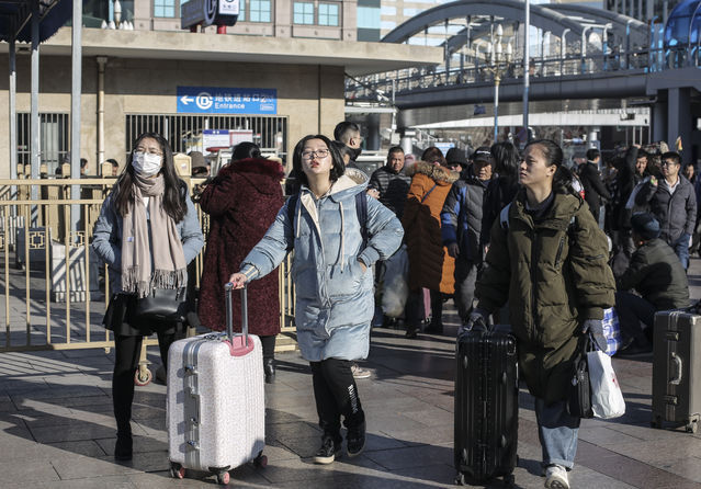  中青网见习记者■现场直击2020春运首日