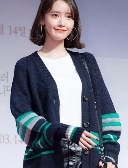  『打造』运用经典色打造时髦造型!早春实用穿搭指南,你最pick哪一套