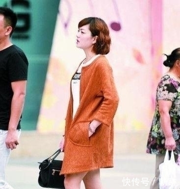  『气质』年轻美女街拍很萌很可爱的美女，具有温婉气质