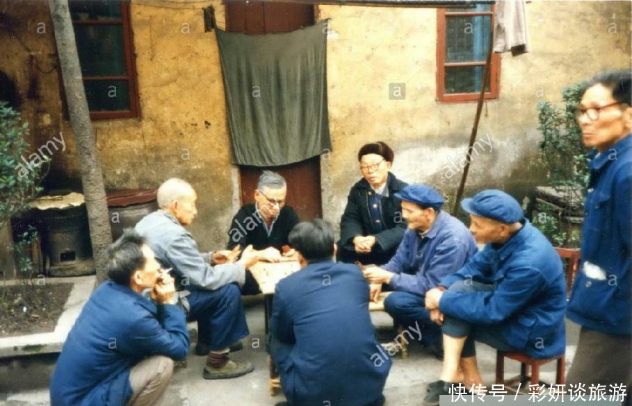  胡子■山是一座城 城是一座山1985年的山城重庆