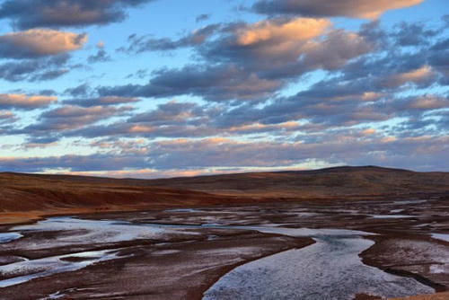  我国@我国至今还未通高铁的两个省份，一个正在建设，一个或许不